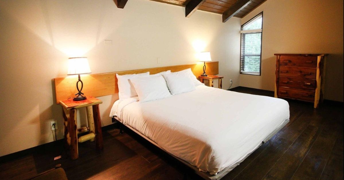 pwl_cabin.jpg