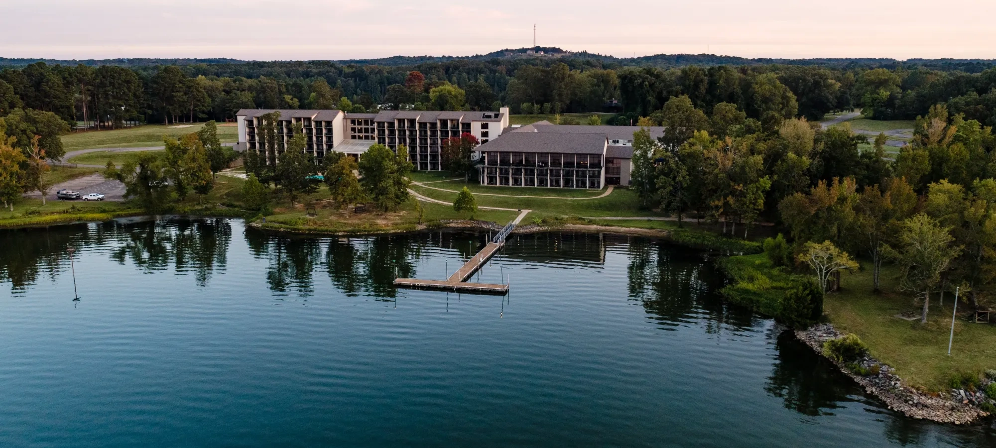 drone shot of pickwick landing lodges taken above the water
