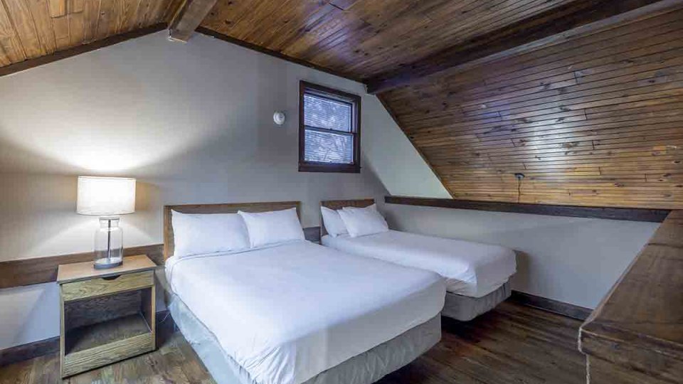 three bedroom cabin, second floor double beds