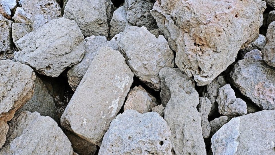 limestone-unsplash.jpg