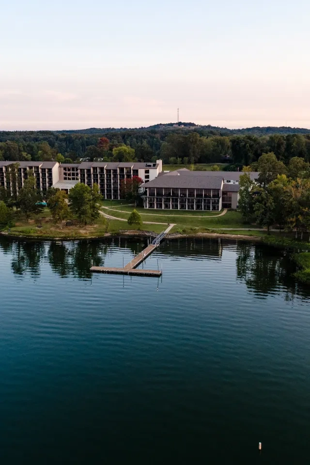 drone shot of pickwick landing lodges taken above the water